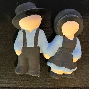 Vintage Amish Couple Wall Decor - Black and Blue